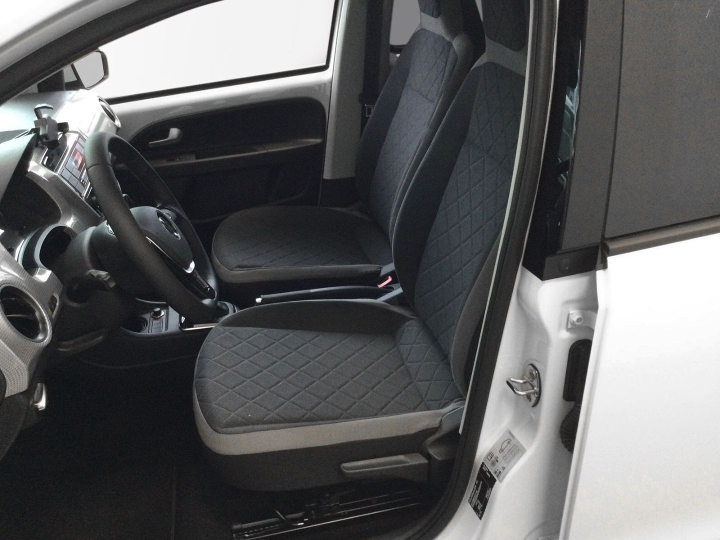 Volkswagen up e-up! e - Edition 61 kW 32,3 kWh 1-Gang-Autom foto 2