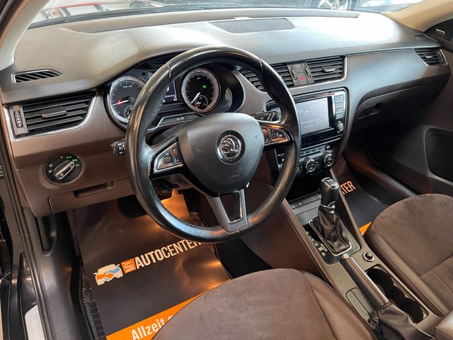 Skoda Octavia Combi L&K 4x4 *BI-XENON*NAVI*PDC*SZHZ*