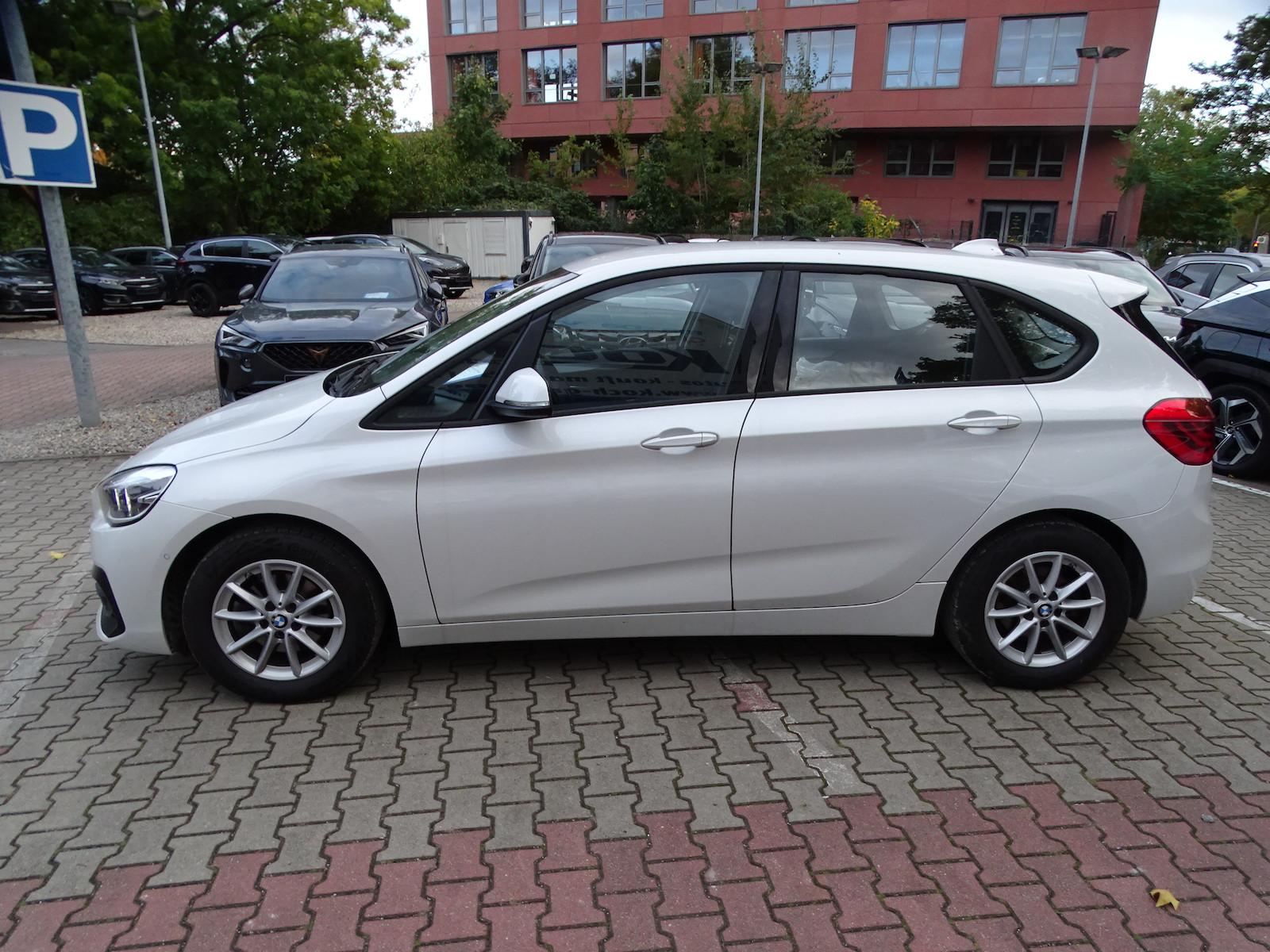 BMW 216 Active Tourer 216 d Advantage Automatik