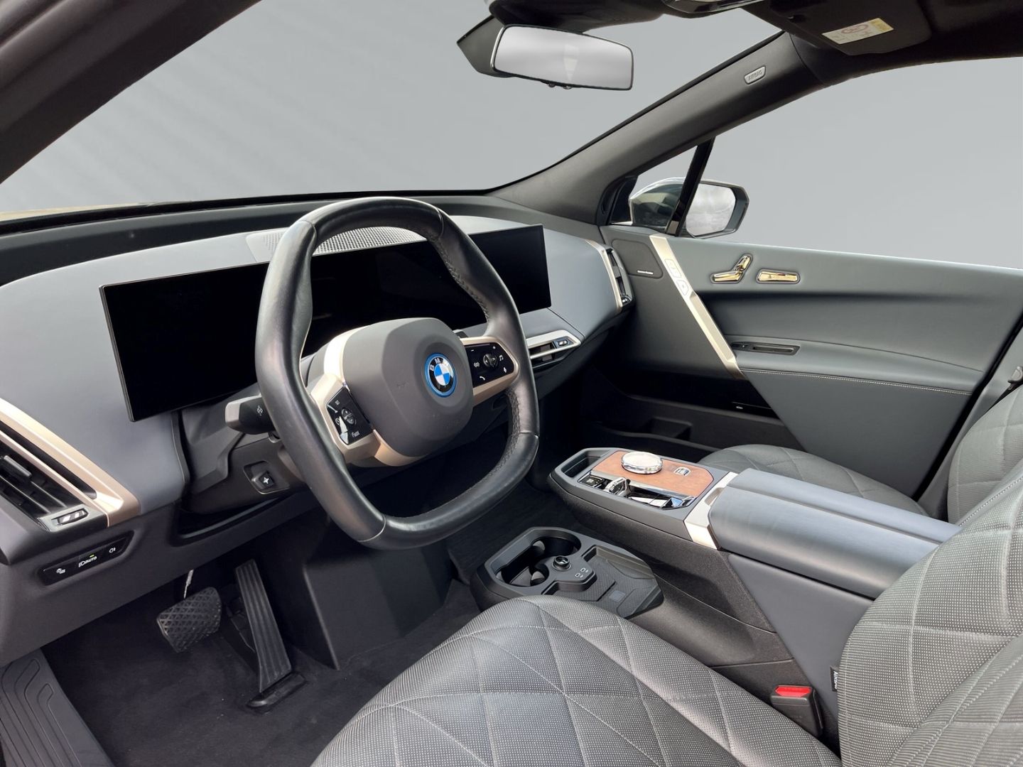 BMW iX Sport xDrive40 AHK Panoramadach HarmanKardon foto 4