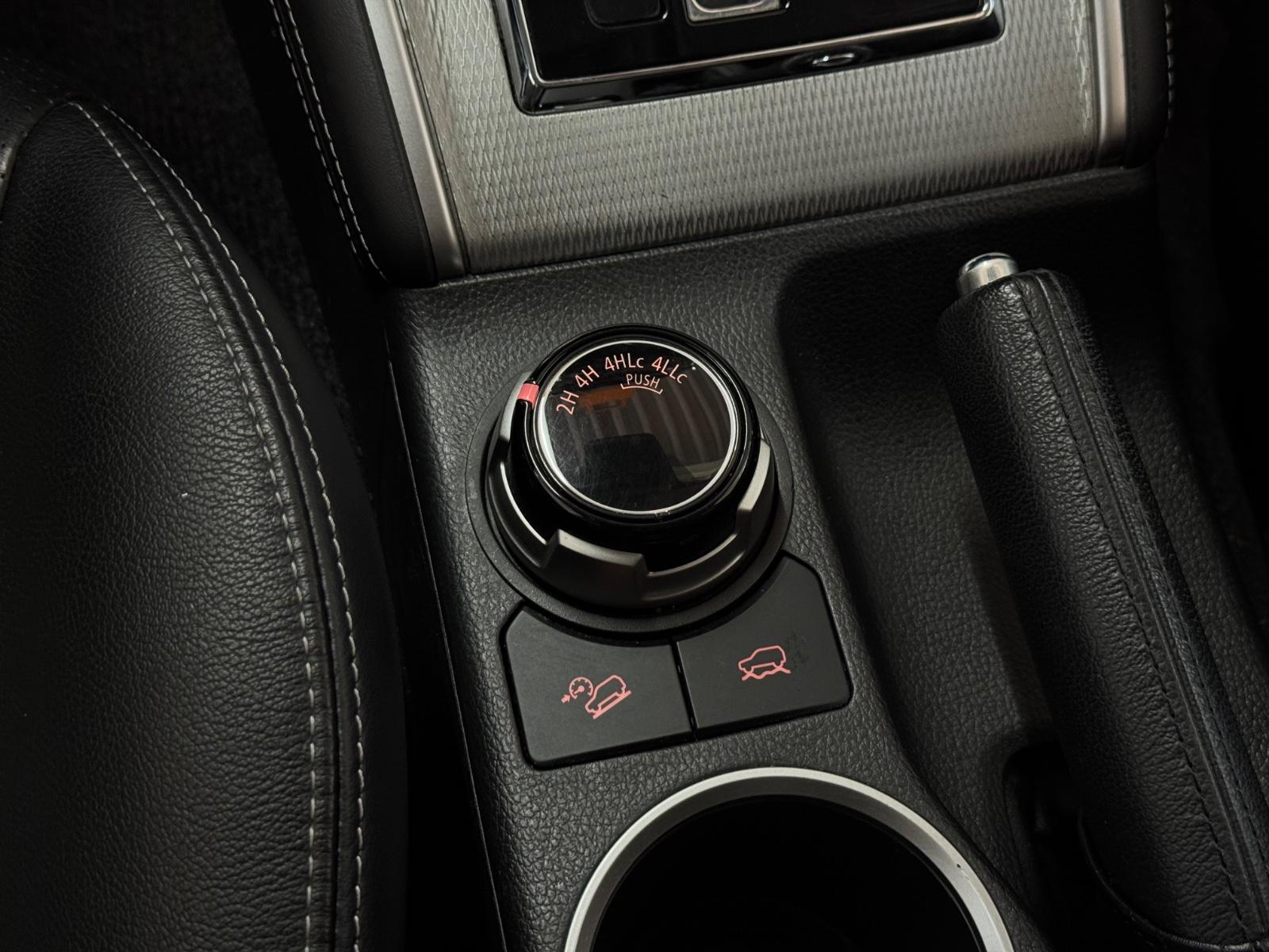 Mitsubishi L200 Top D-Kab 4WD H-Top *STHZ*SHZ*APP*AHK*19%*