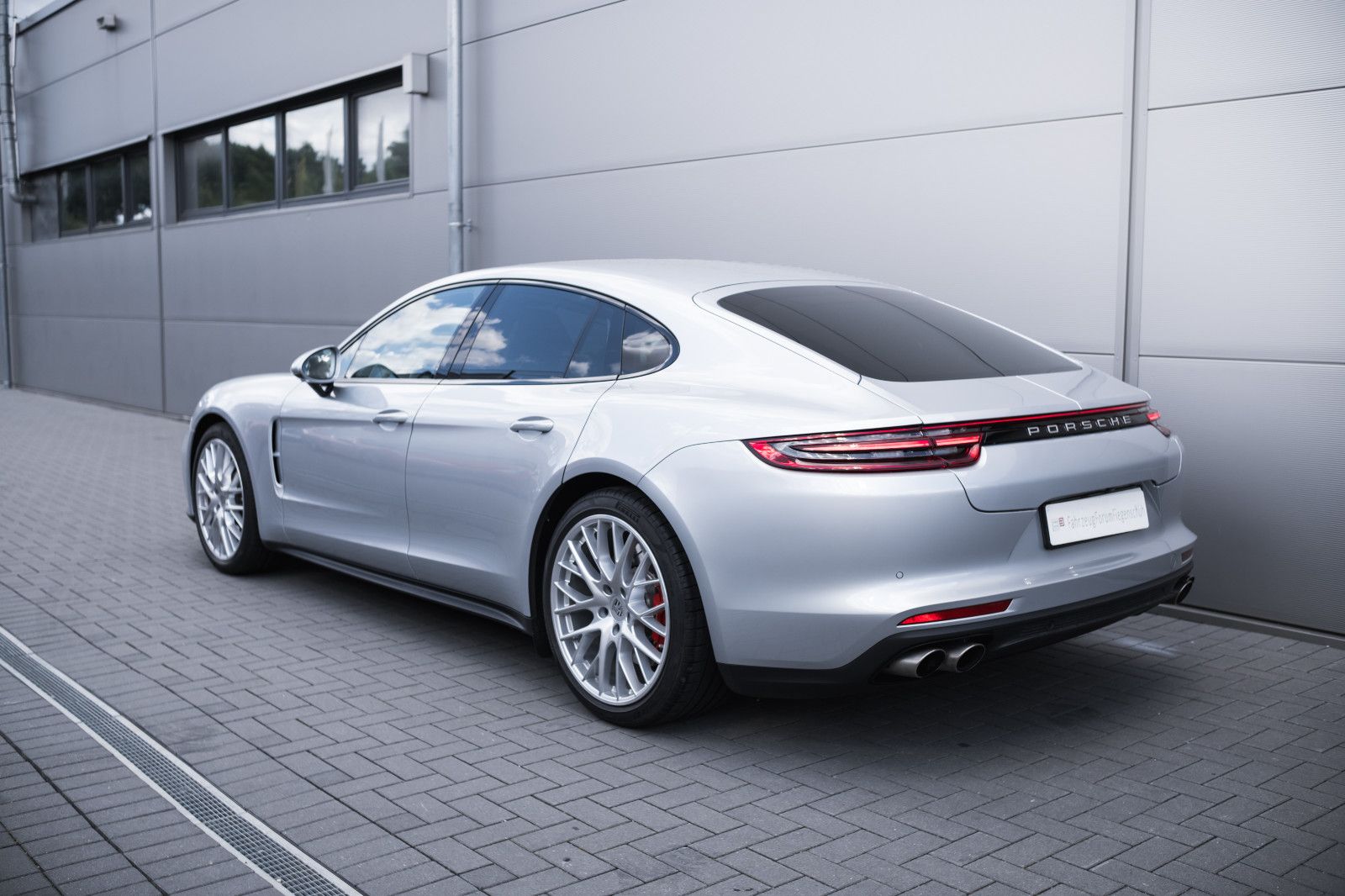 Fahrzeugabbildung Porsche Panamera Turbo HA-Lenk.-18W-Sitze-Burm.-LED-360´