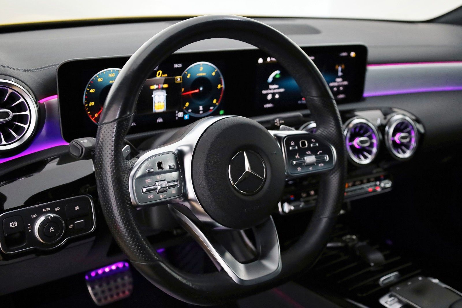 Fahrzeugabbildung Mercedes-Benz CLA 200d SB AMG Leder,Navi,LED,ACC,Burmester,360