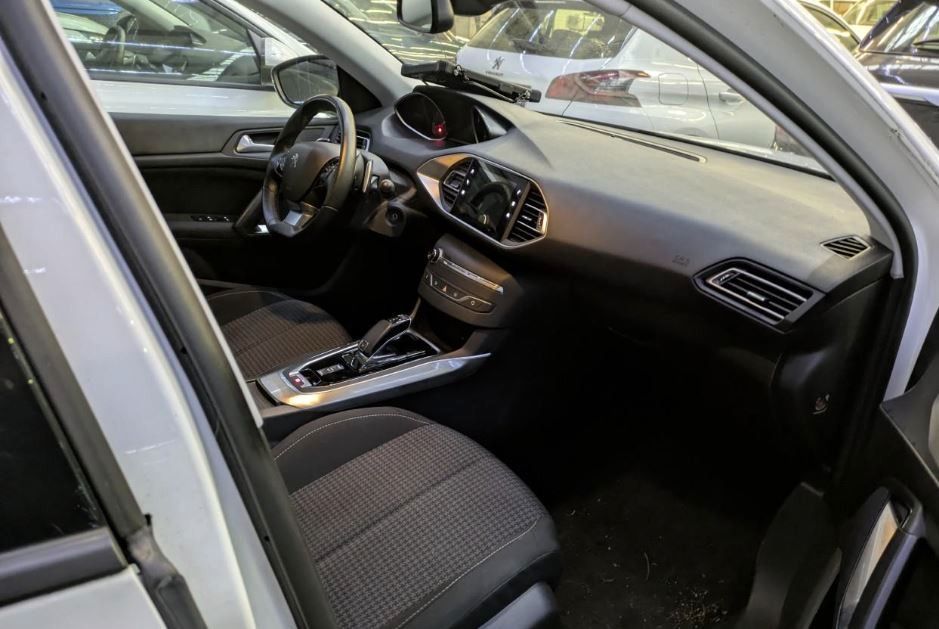 Fahrzeugabbildung Peugeot 308 LIM. 1.2T ACTIVE PACK 8-AT NAVI/TEMP./SPORT