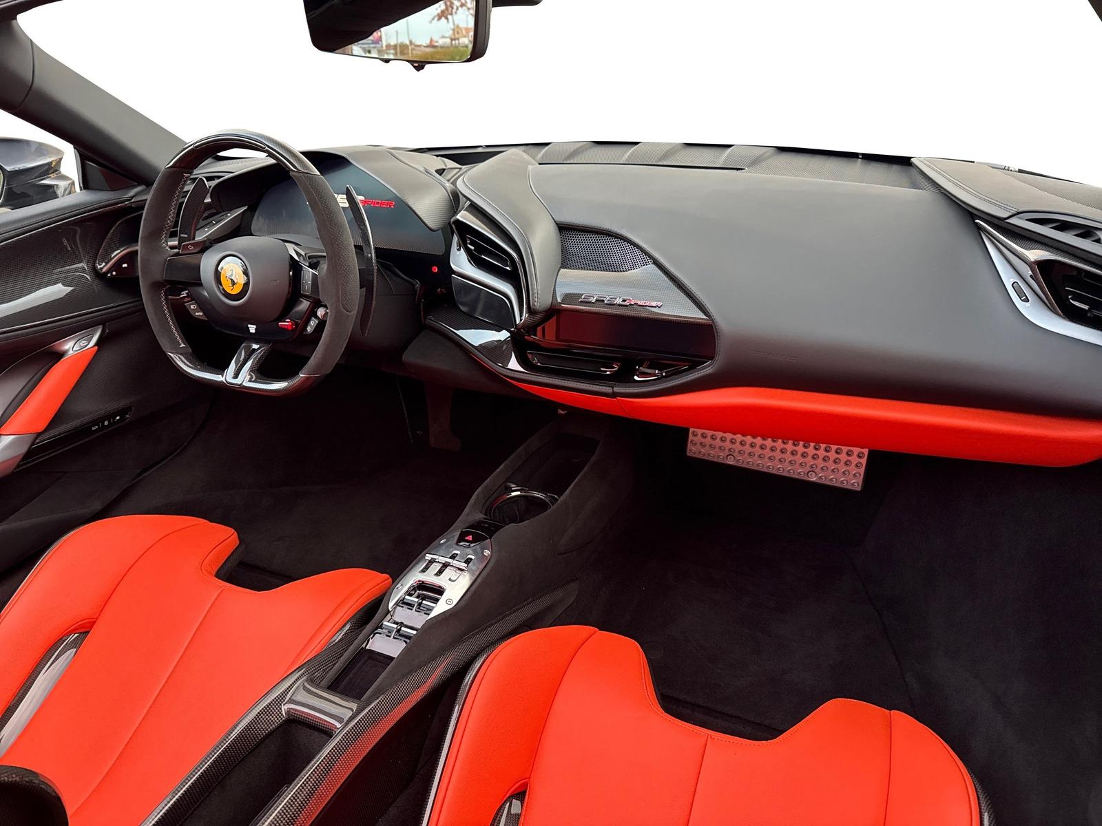 Ferrari SF90 Spider *Embleme*Navi*PDC*Klima*Leder*