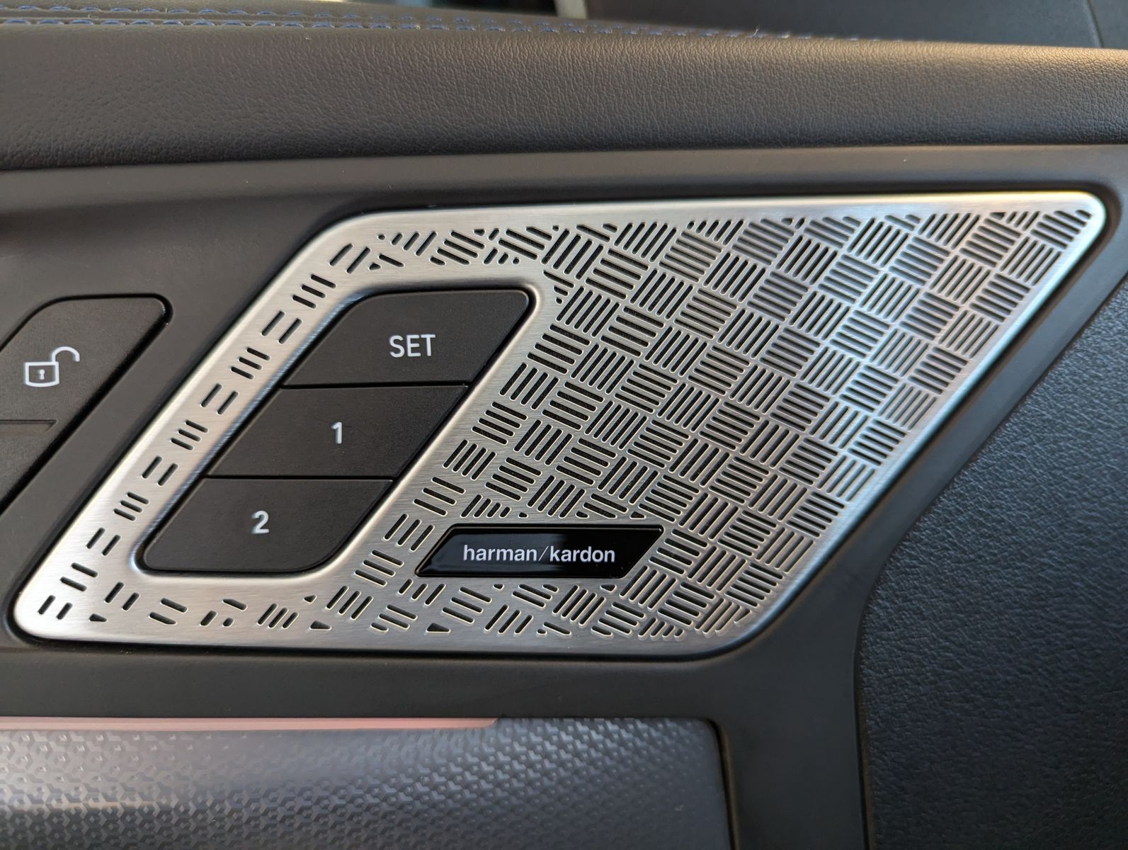 BMW X1 20d M-Sport-PRO Pano Innovation Harman AHK 19 - Image 24