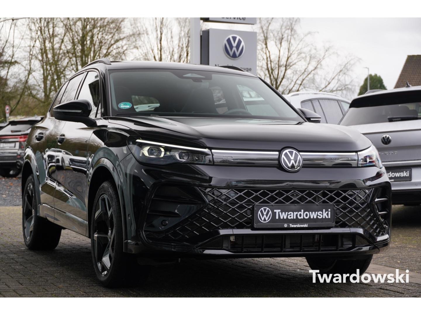 Volkswagen Tiguan 1.5 eHybrid R-Line Matrix Pano 360° AHK