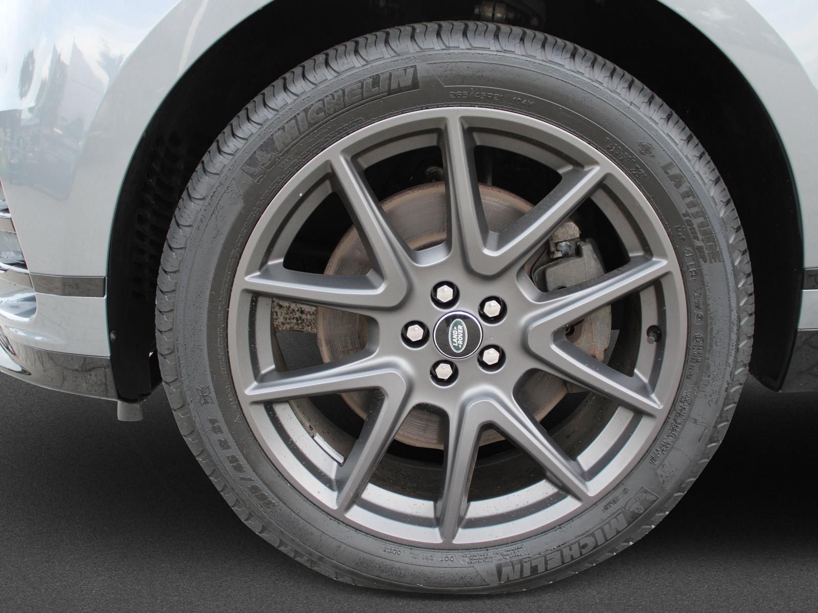 Fahrzeugabbildung Land Rover Range Rover Velar D300 Dynamic SE