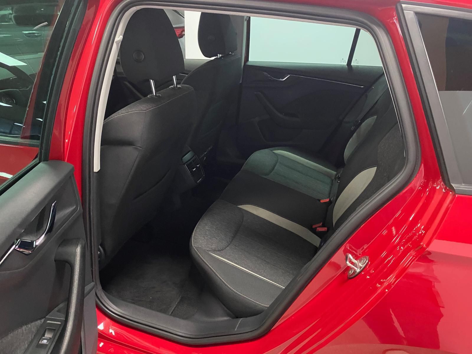 Fahrzeugabbildung SKODA Kamiq 1.5 TSI ACT Style AHK+APP+KLIMA+PDC+LED+++