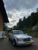 Mercedes-Benz E 230 - Mercedes-Benz E 230 aus 1991