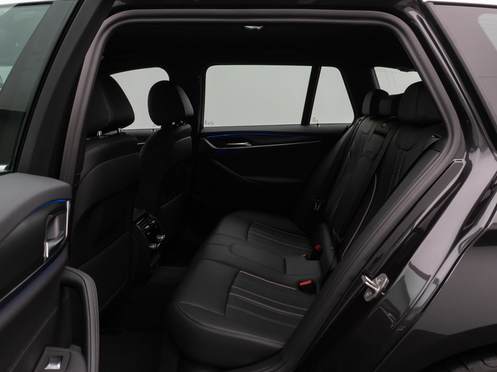 Fahrzeugabbildung BMW 520d xD M Sport Laser Kamera HUD DAB HiFi 19Zoll