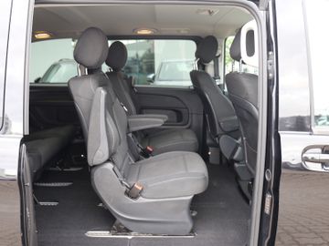 Mercedes V 220 - 8