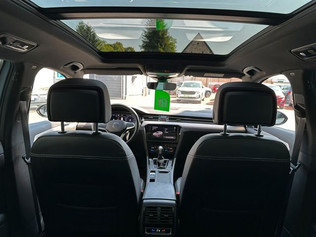 Passat Var R-Line TDi DSG PANO Standh Navi Matri