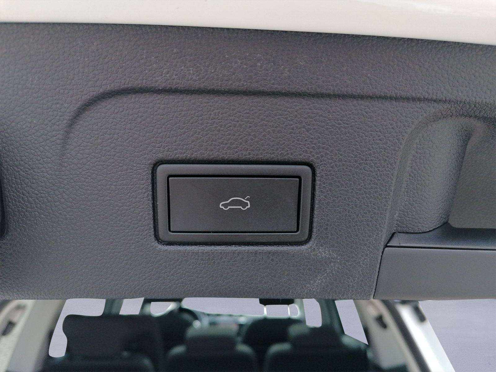 Touran R Line 1.5 TSI DSG PANO+AHK+7-SITZE+