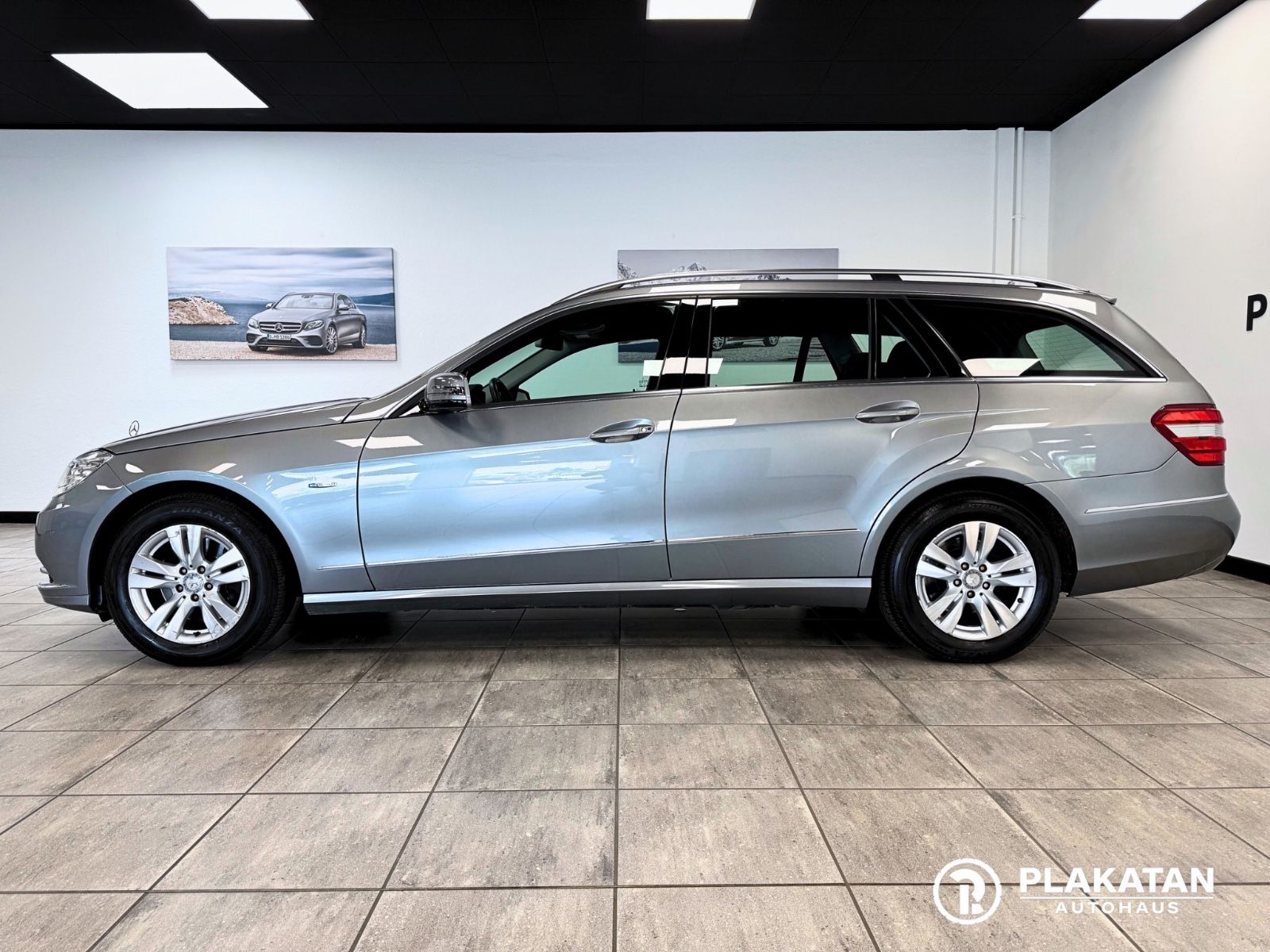 Fahrzeugabbildung Mercedes-Benz E 250 CDI T-Modell Leder AHK MB-Service
