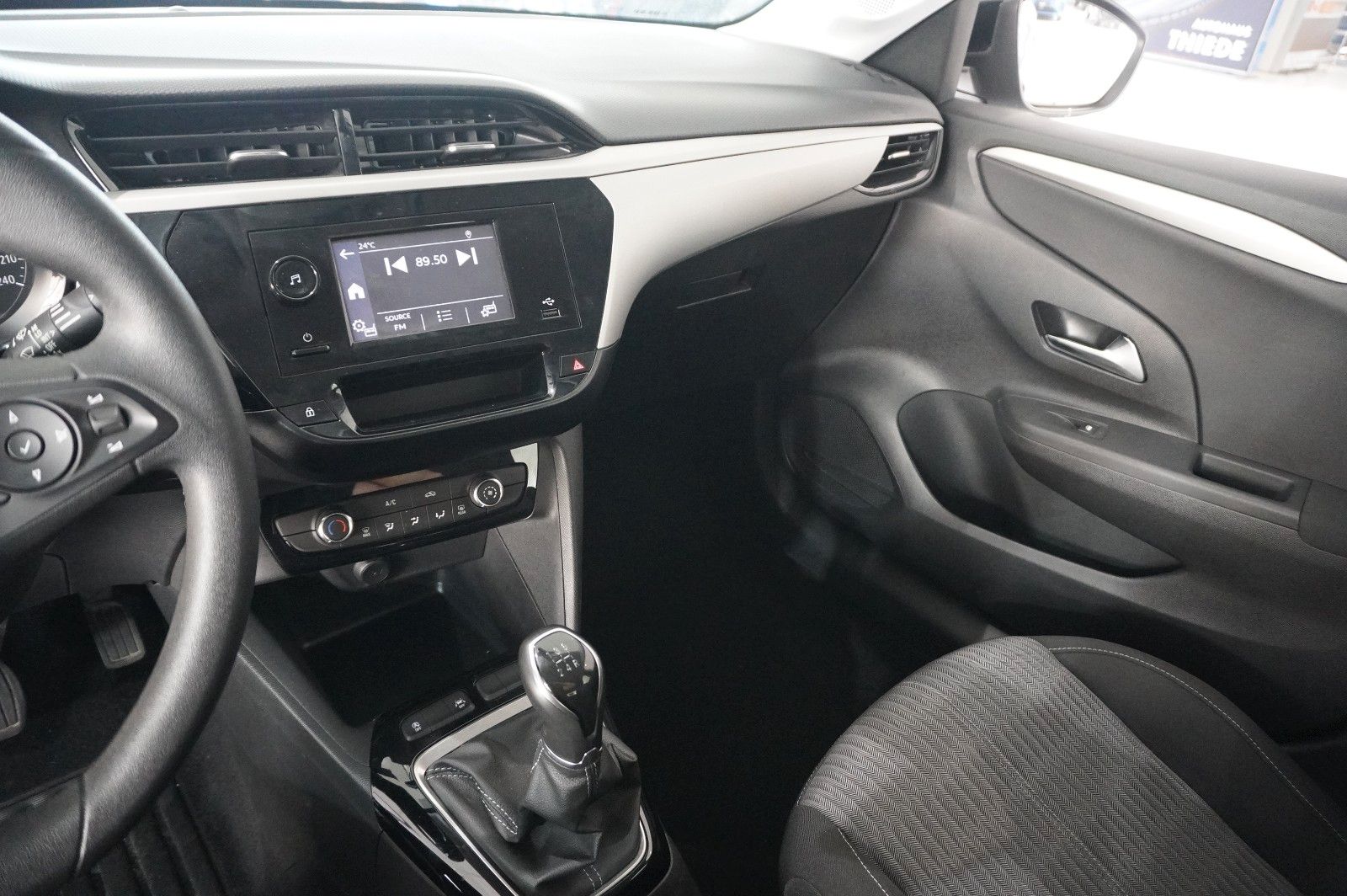 Fahrzeugabbildung Opel Corsa F 1.2 EDITION KLIMA/USB/TEMP./BT