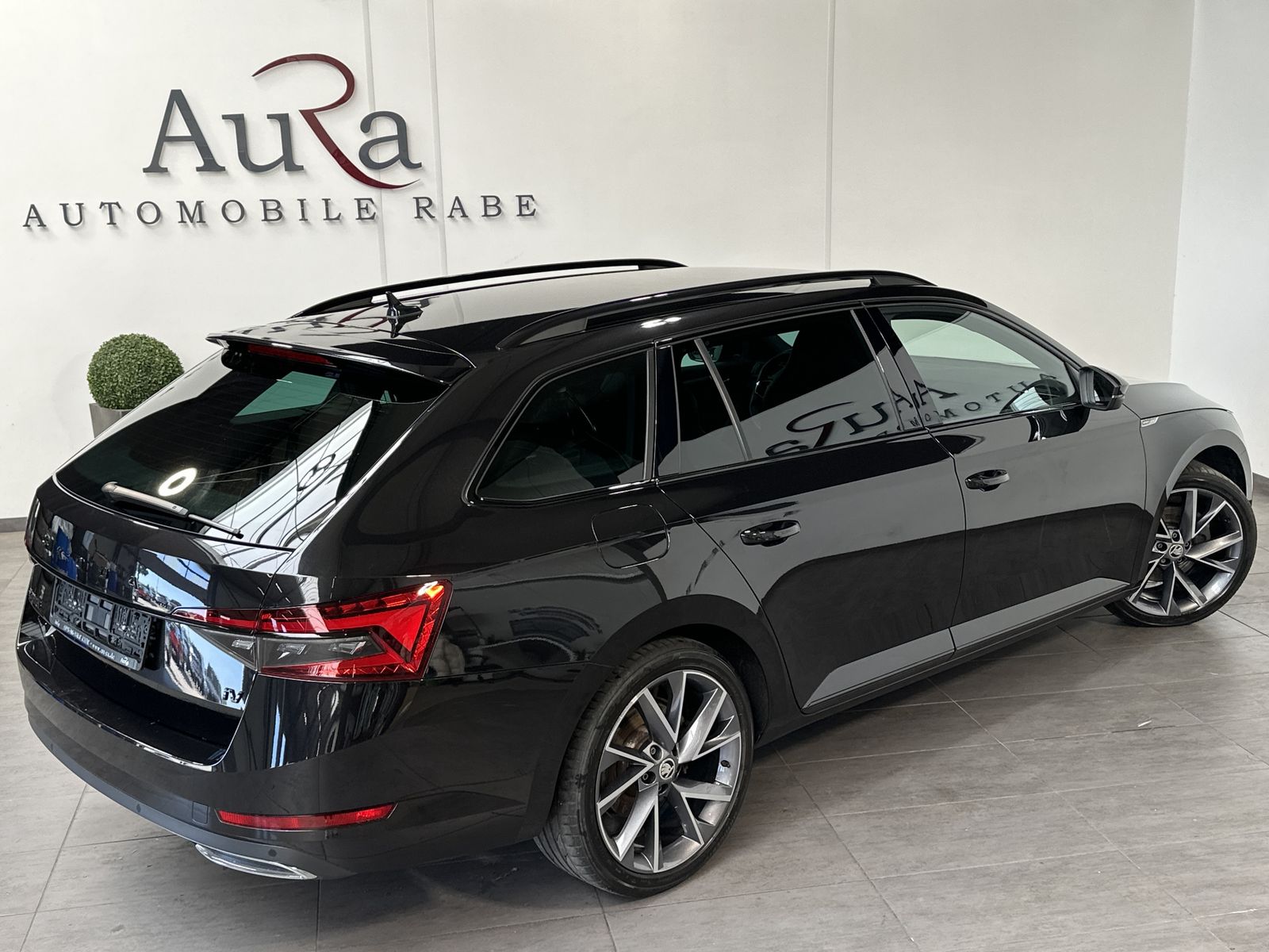 Fahrzeugabbildung SKODA Superb Combi iV 1.4 TSI DSG Sportline NAV+LED+VC