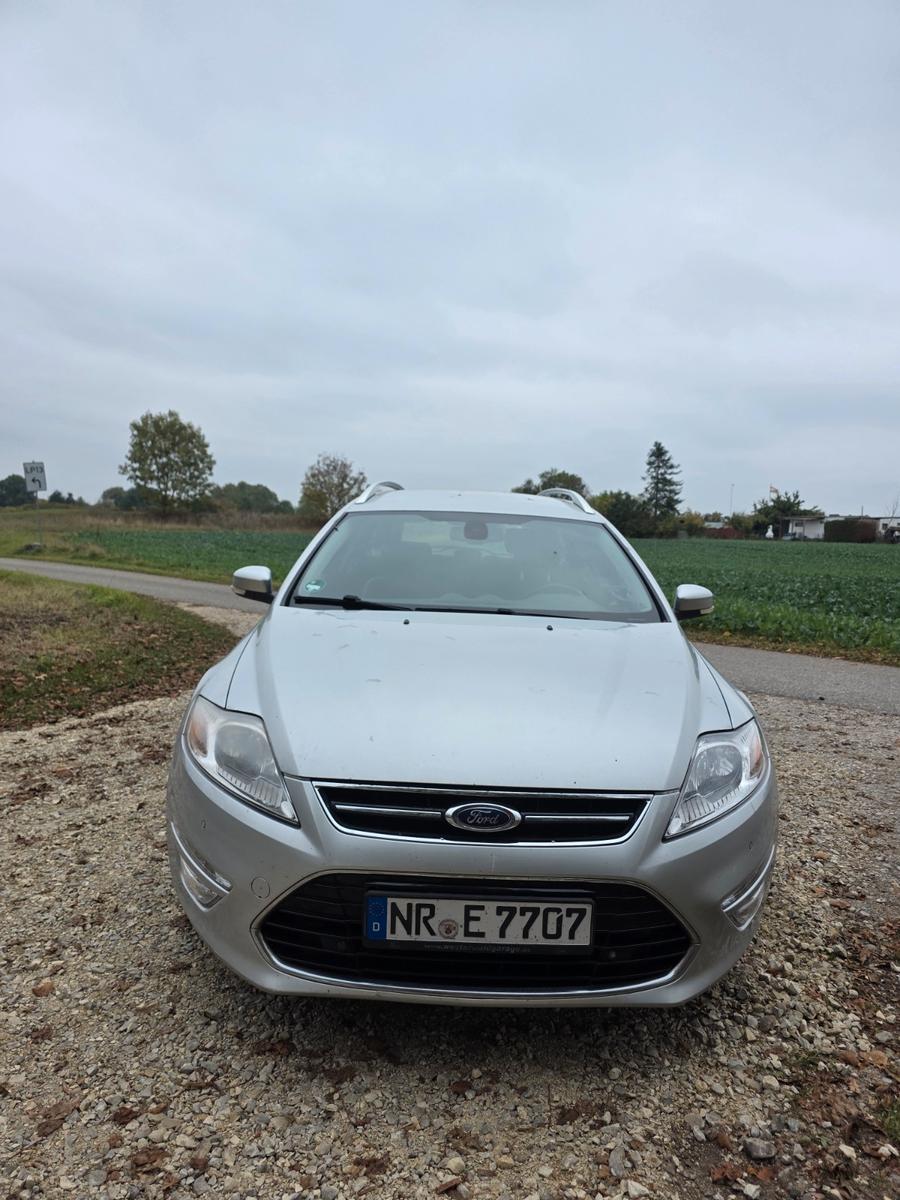 Ford Mondeo 2012 — rear view