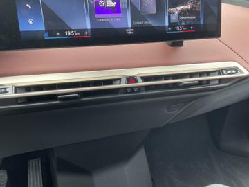 2022 BMW IX 缩略图 23