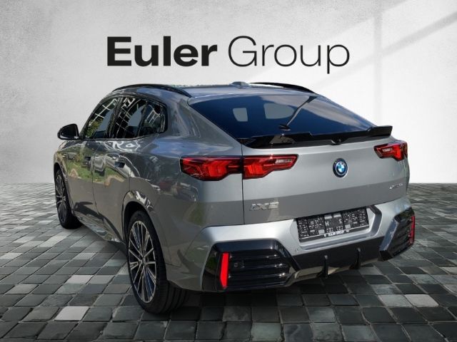 BMW iX2 xDrive30 M-Sport-Pro Pano AHK 20'' Iconic ad foto 3