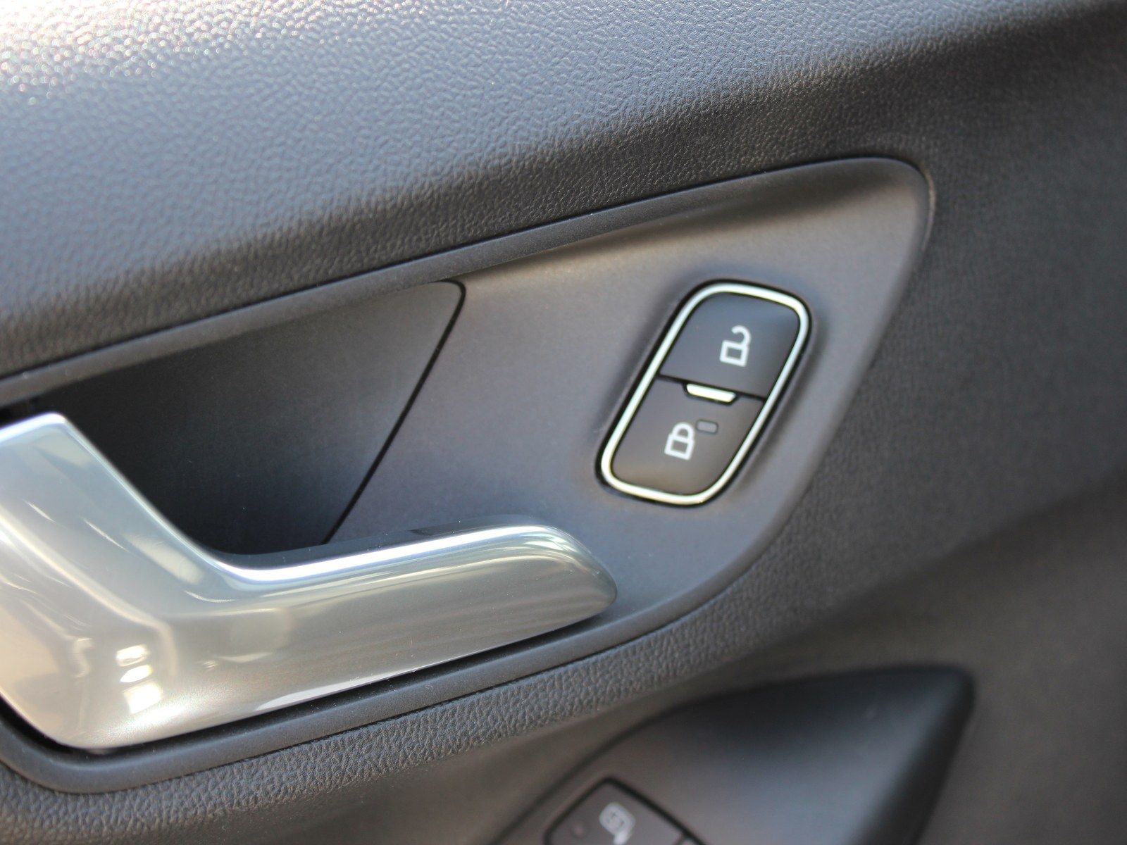 Fahrzeugabbildung Ford Puma ST-Line X 1,0 EcoBoost Mild Hybrid