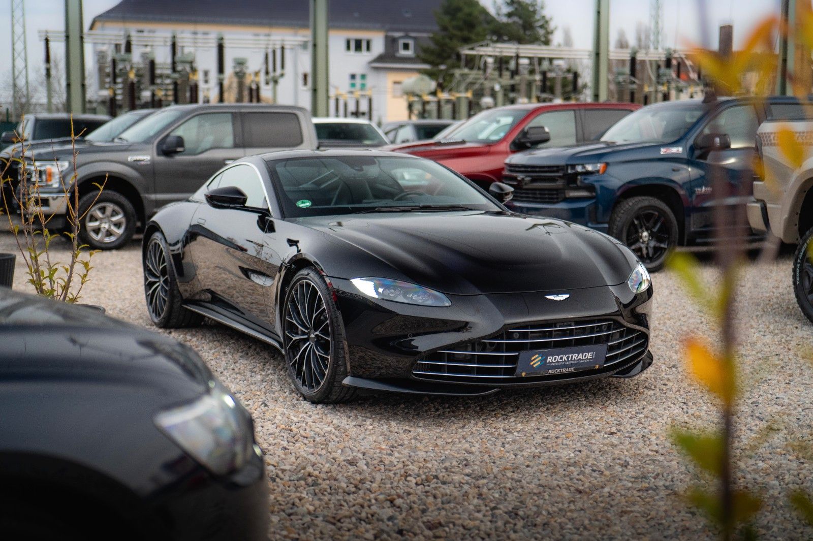 Fahrzeugabbildung Aston Martin V8 Vantage 4.0 V8 DB11 Coupe *1.Hand*360*Memory*