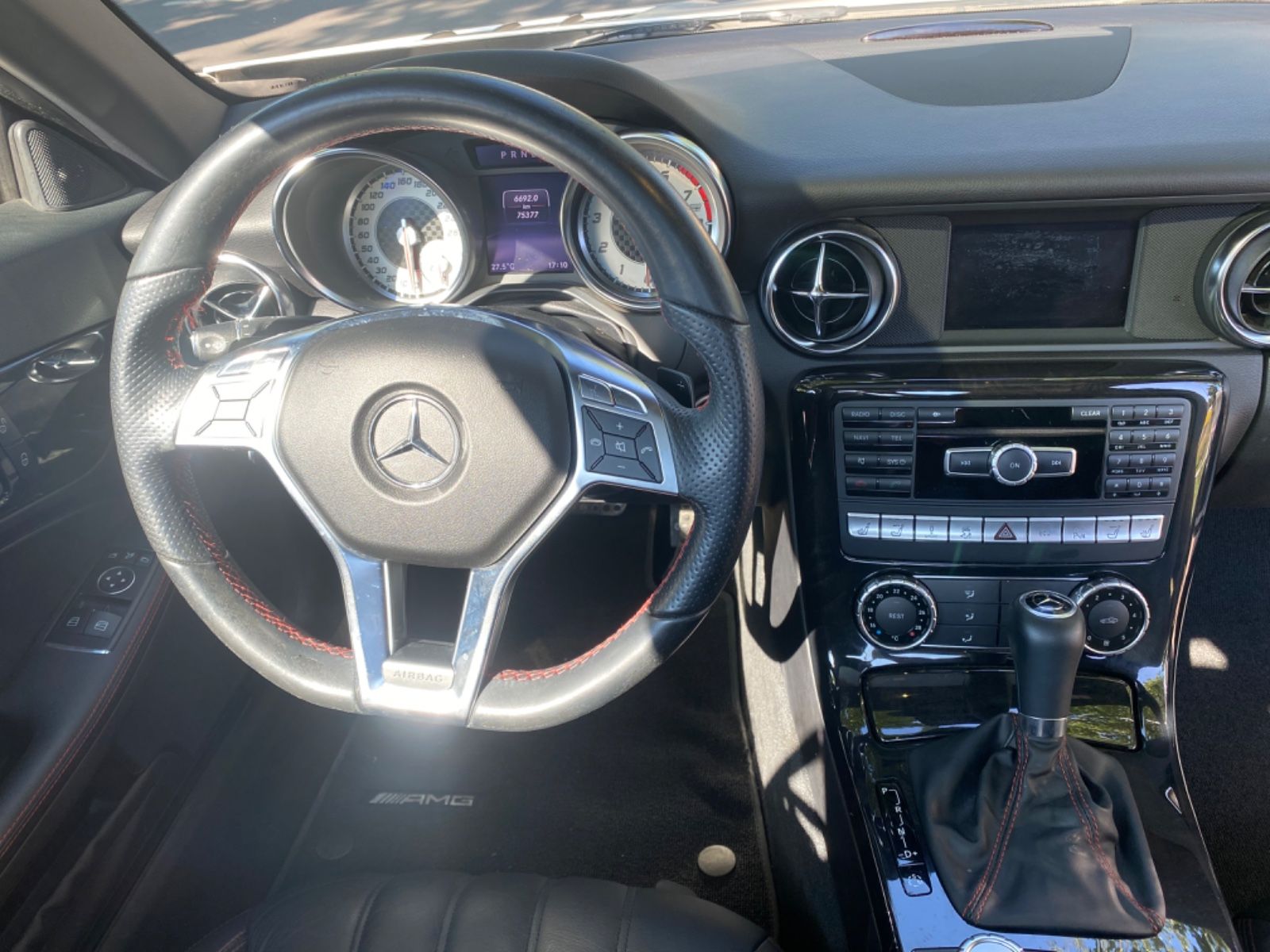 Fahrzeugabbildung Mercedes-Benz SLK 250 AMG BlueEFFICIENCY*Distronic*Panorama*