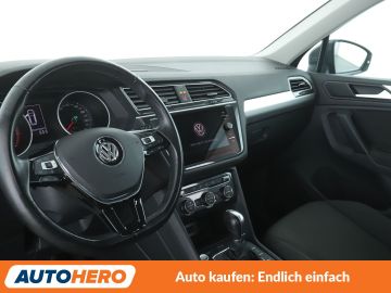 Volkswagen Tiguan - 11