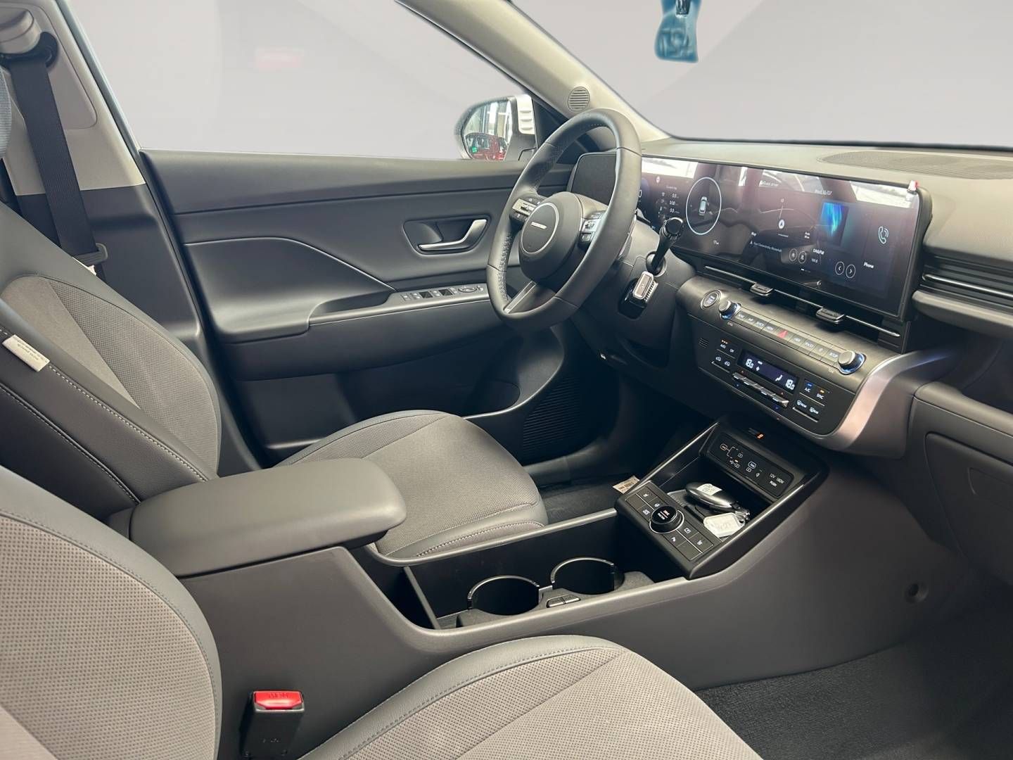 Fahrzeugabbildung Hyundai KONA 1.6 T-GDI (180 PS) | Prime | Bose |