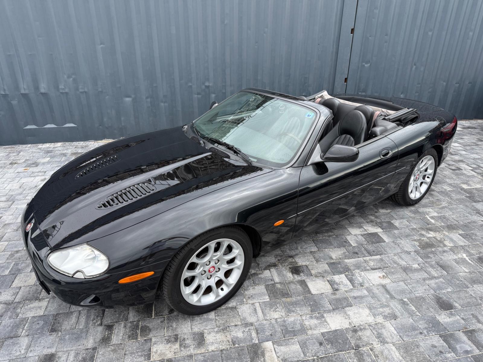 Jaguar XKR Cabriolet 4.0 V8 Kompressor 363 ch / Cuir / Xénon / Faible Kilométrage
