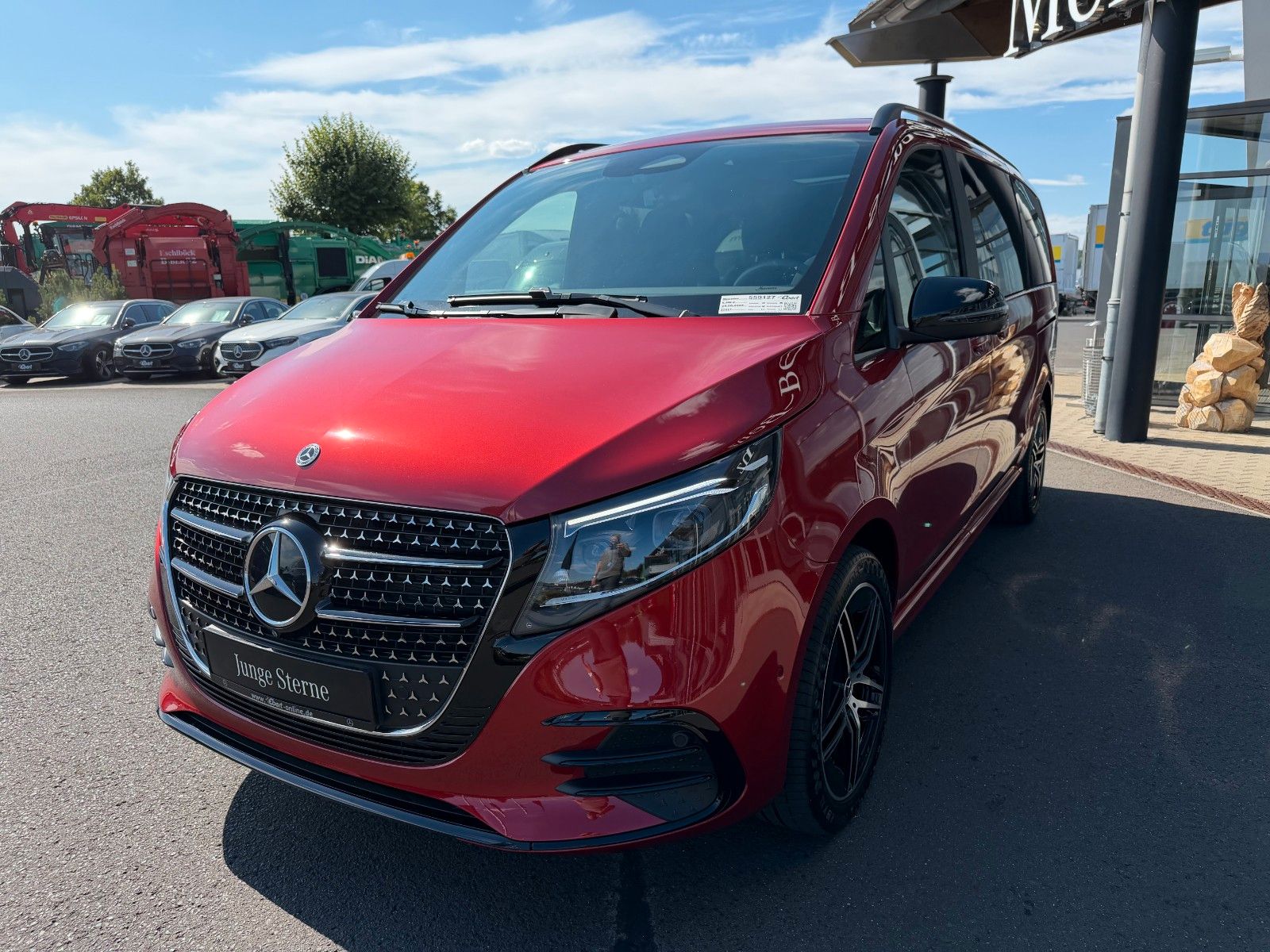Fahrzeugabbildung Mercedes-Benz V 300 d STYLE AMG 4MATIC AIRMATIC DISTRONIC Pano