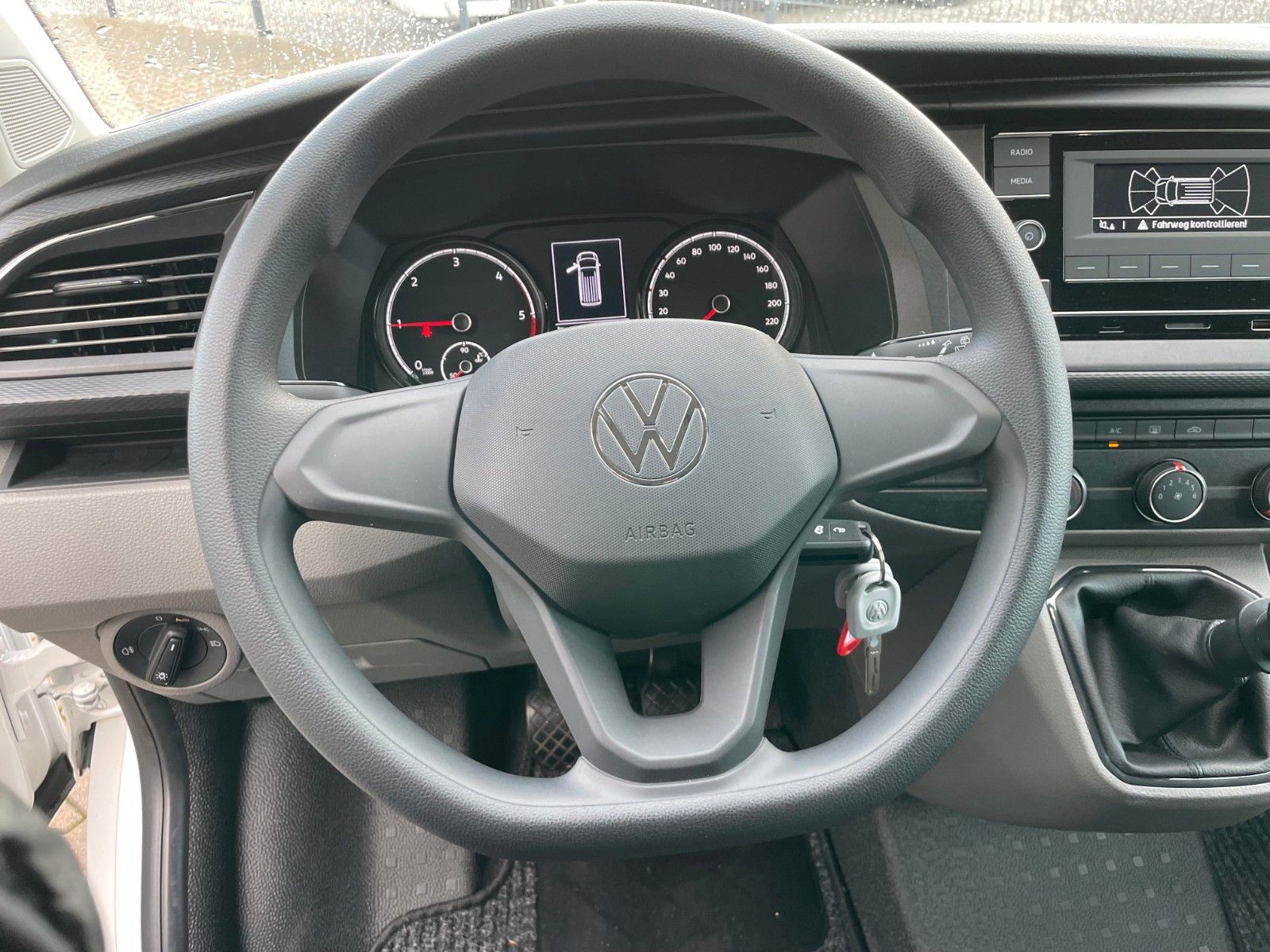 Fahrzeugabbildung Volkswagen T 6.1 Transporter  2.0 TDI  Klima PDC