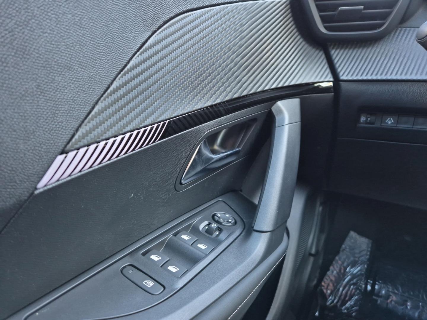 Peugeot 2008 Allure Hybrid AT Navi-u.Zugangs-Paket Sicht
