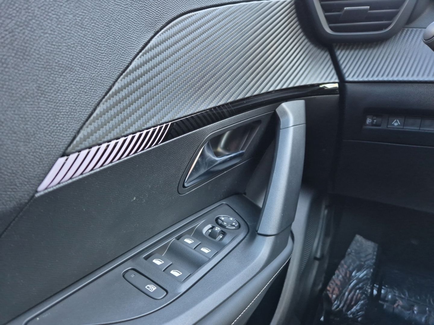 Peugeot 2008 - Bild 13