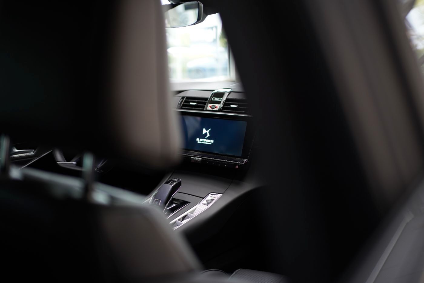 Fahrzeugabbildung DS Automobiles DS7 BlueHDi 130 EAT8 Opera Anhängerkupplung Foca