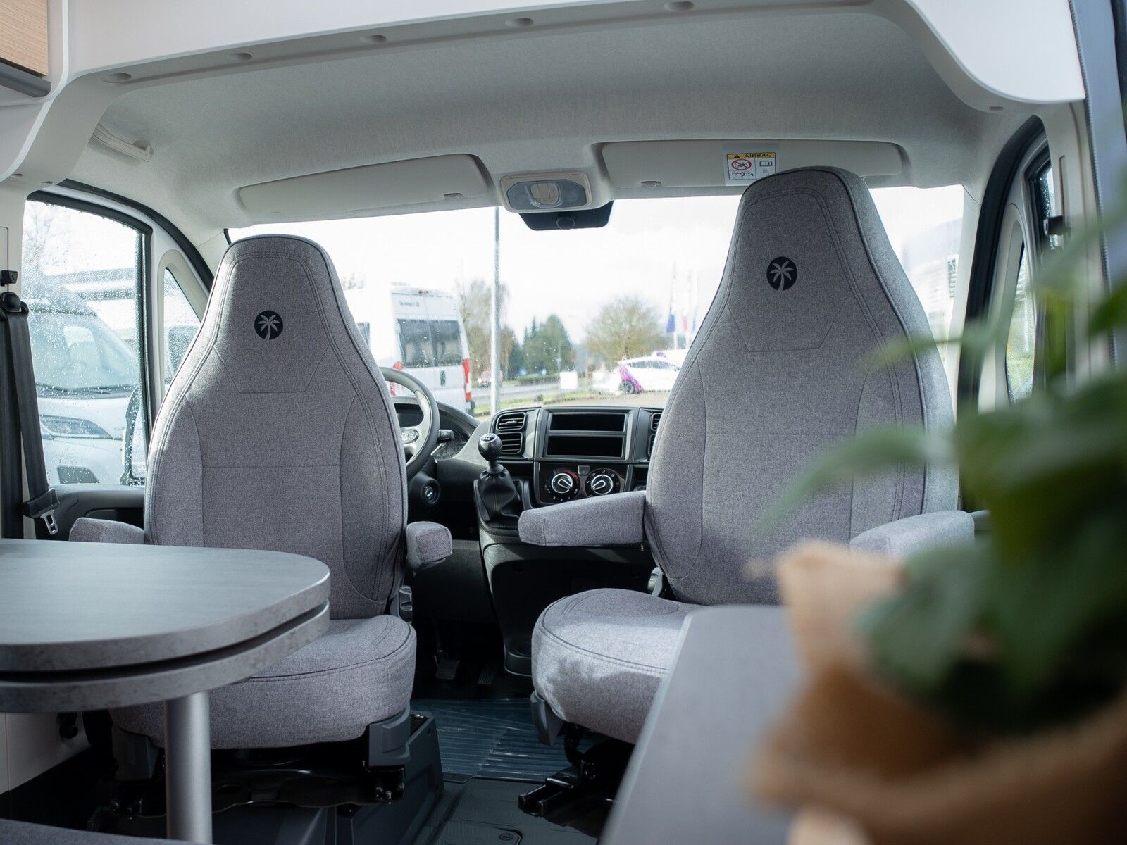 Fahrzeugabbildung Sunlight Cliff 640 Markise, Performance Grey, Vorb. Solar