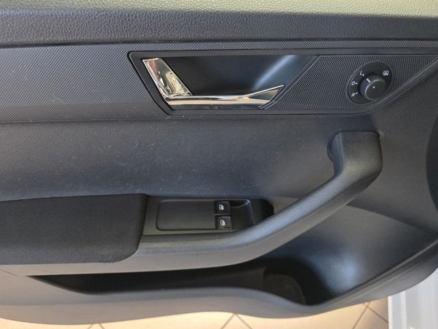 SKODA Fabia — Foto 12