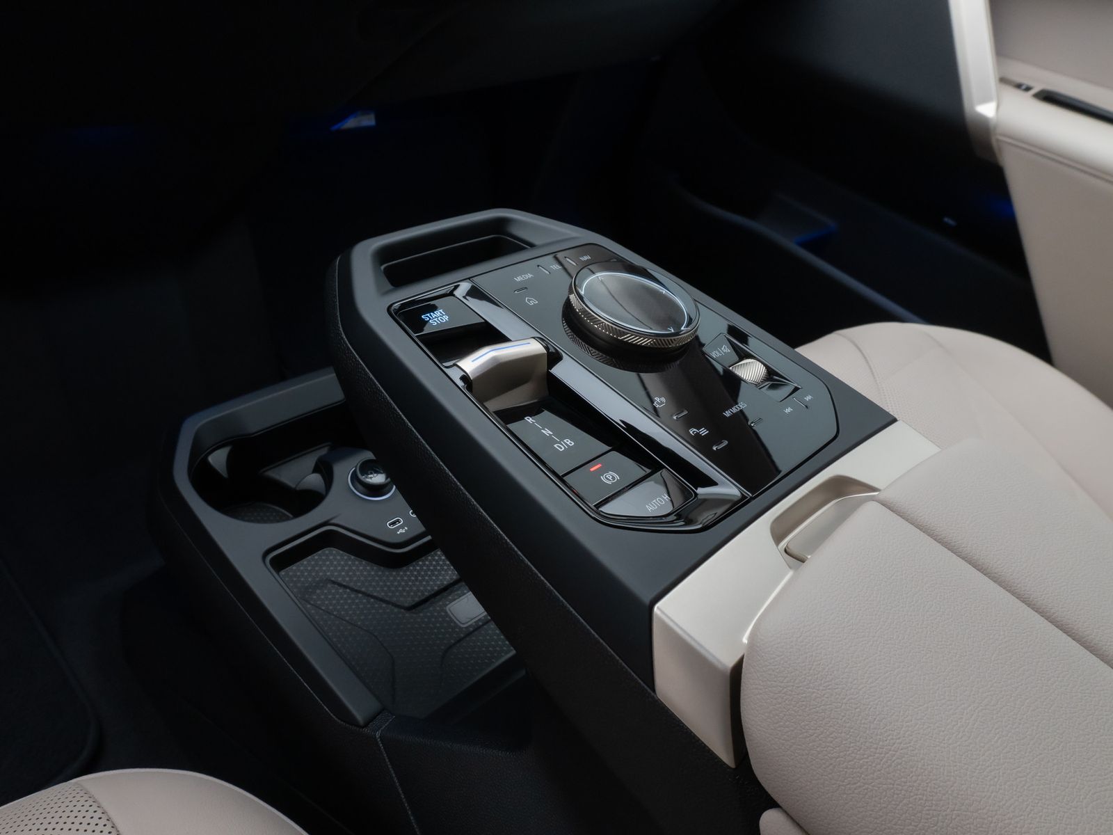 Fahrzeugabbildung BMW IX xD50  Sport 360&deg;DAB H/K Laser Komfort ACC 22"