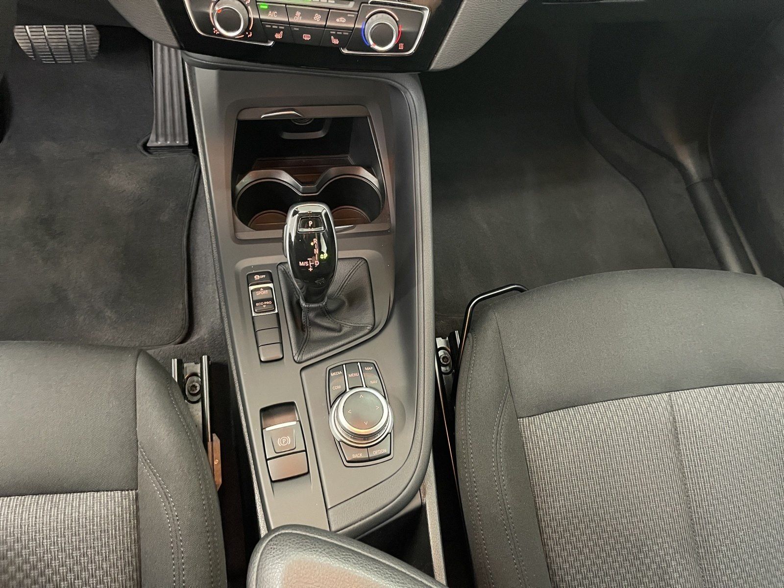 BMW X1 sDrive18d A,Navi,Sitzheizung,Lordosenstütze,e foto 17