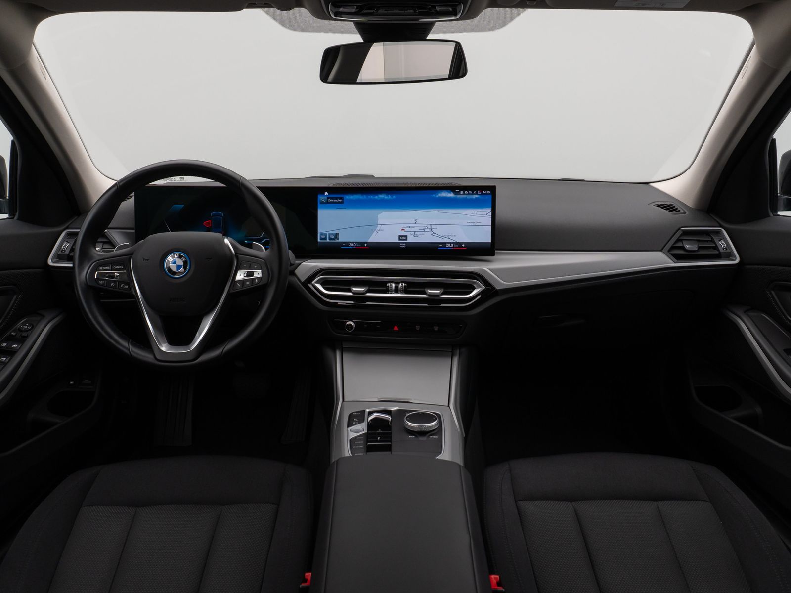 Fahrzeugabbildung BMW 330e DAB CockPit+ PDC LED Geschwindigkeitsreg