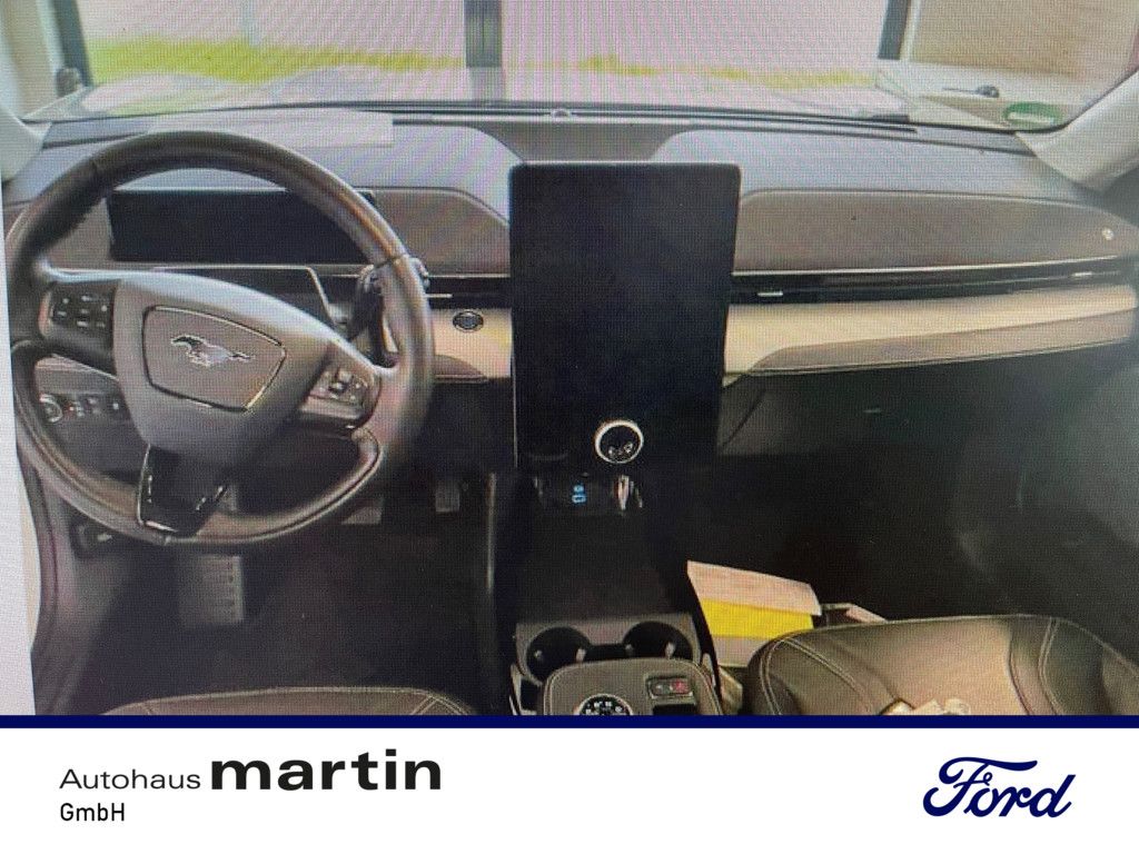 Fahrzeugabbildung Ford Mustang MACH-E Extended Range ACC LED PANO 360°