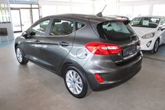 Fahrzeugabbildung Ford Fiesta Titanium 5-trg LED KLIMA Winter Paket PDC