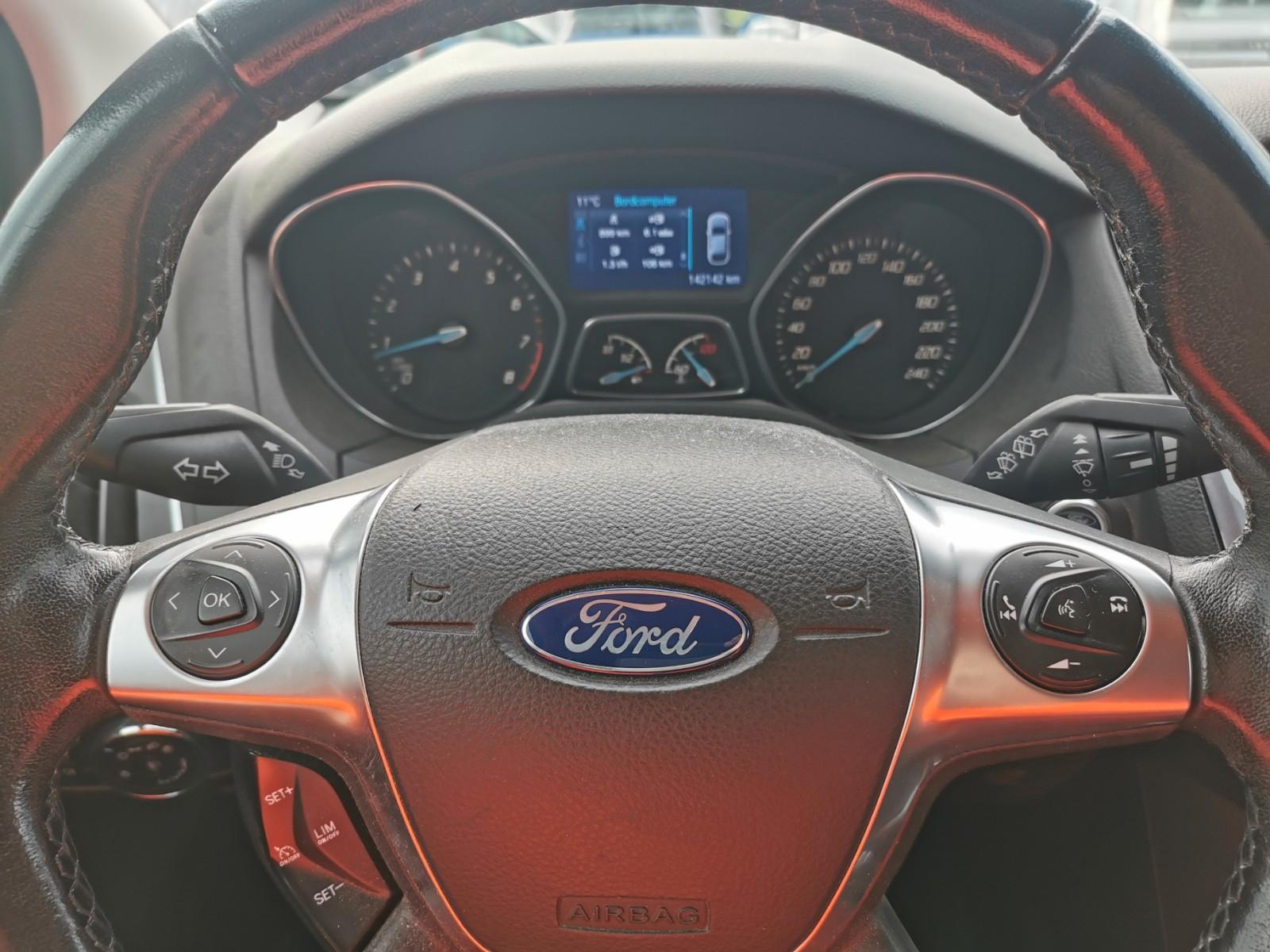 Ford Focus 2013 — photo 13