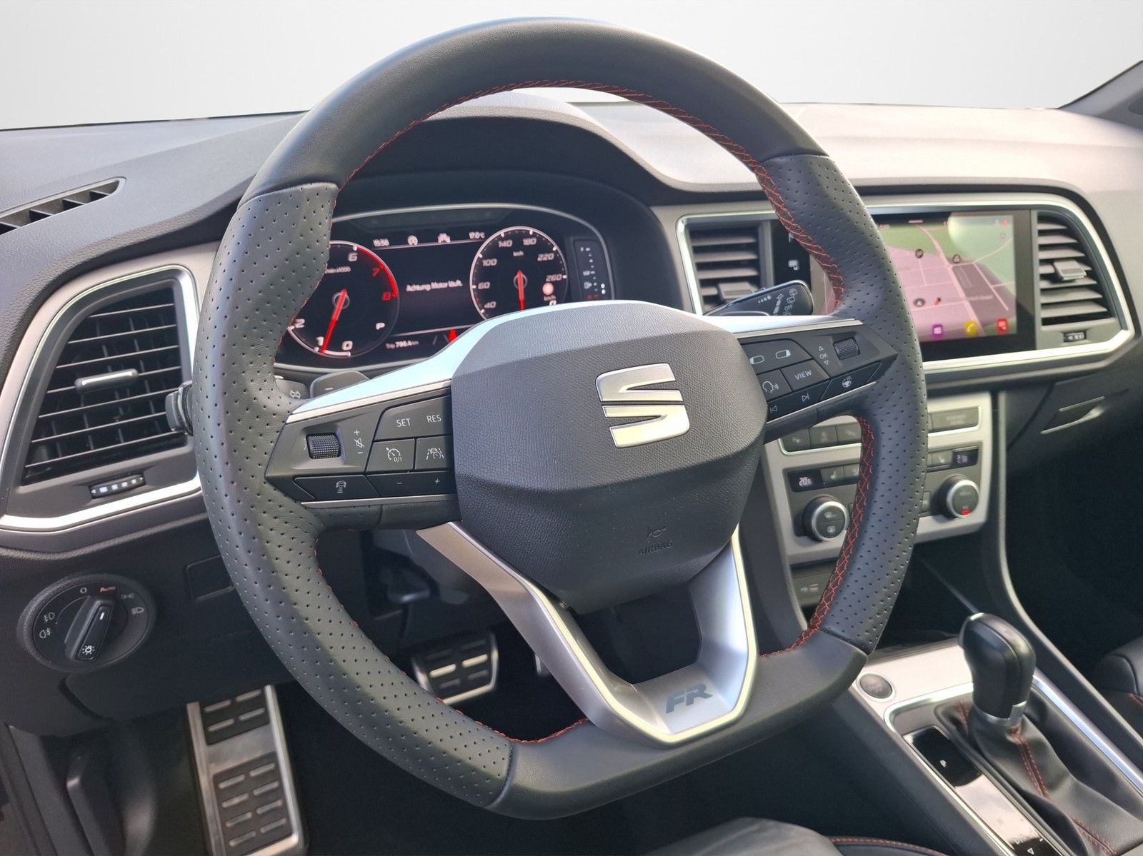 SEAT Ateca 2.0 TSI FR 4Drive DSG / LEDER / AHK / PANO - Image 11