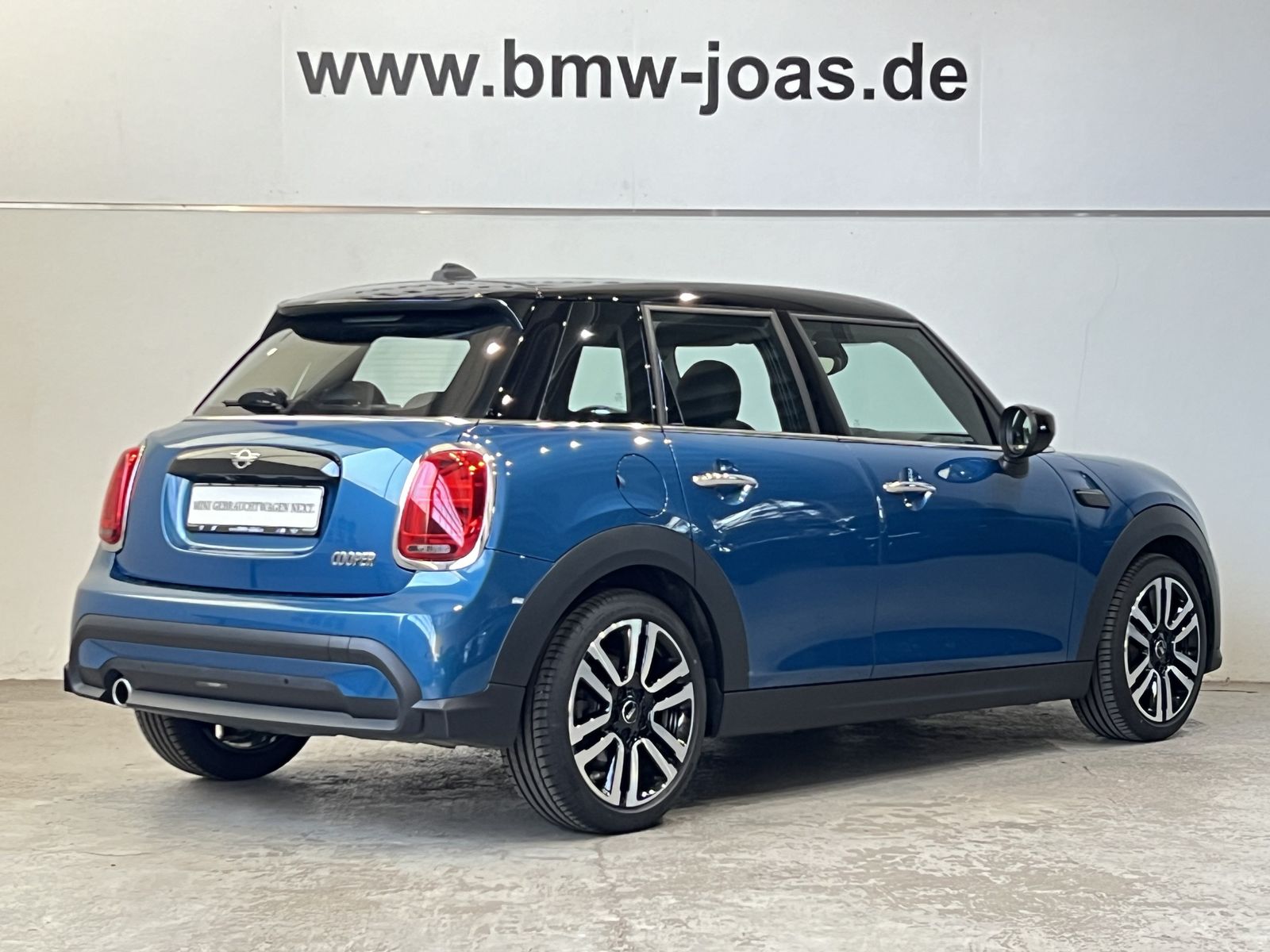 Fahrzeugabbildung MINI Cooper 5-Türer Premium Extra Komfortzugang Rückf