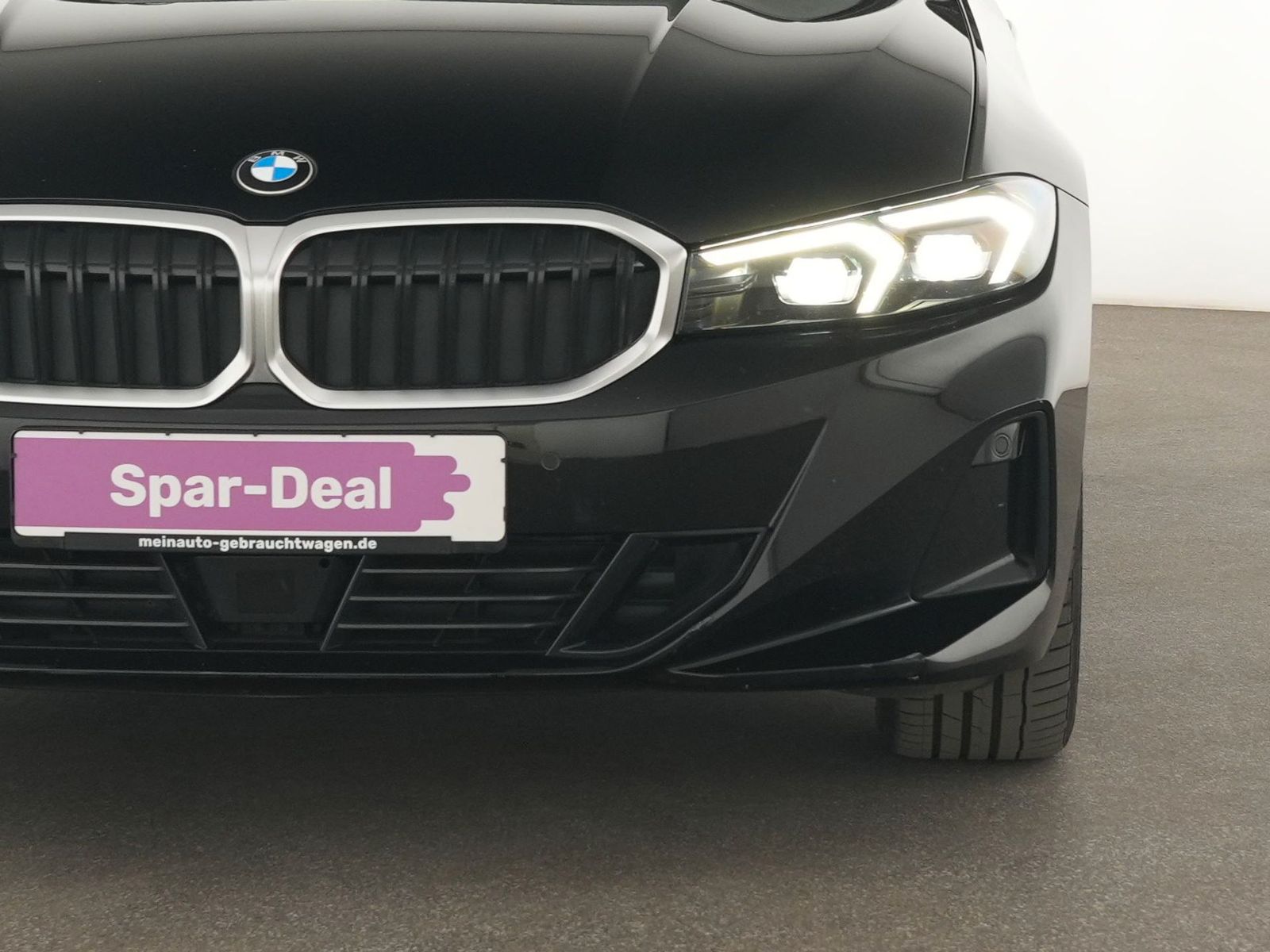 BMW 318i Touring LED|Kamera|HuD|Park-Assist|SHZ|Temp foto 12