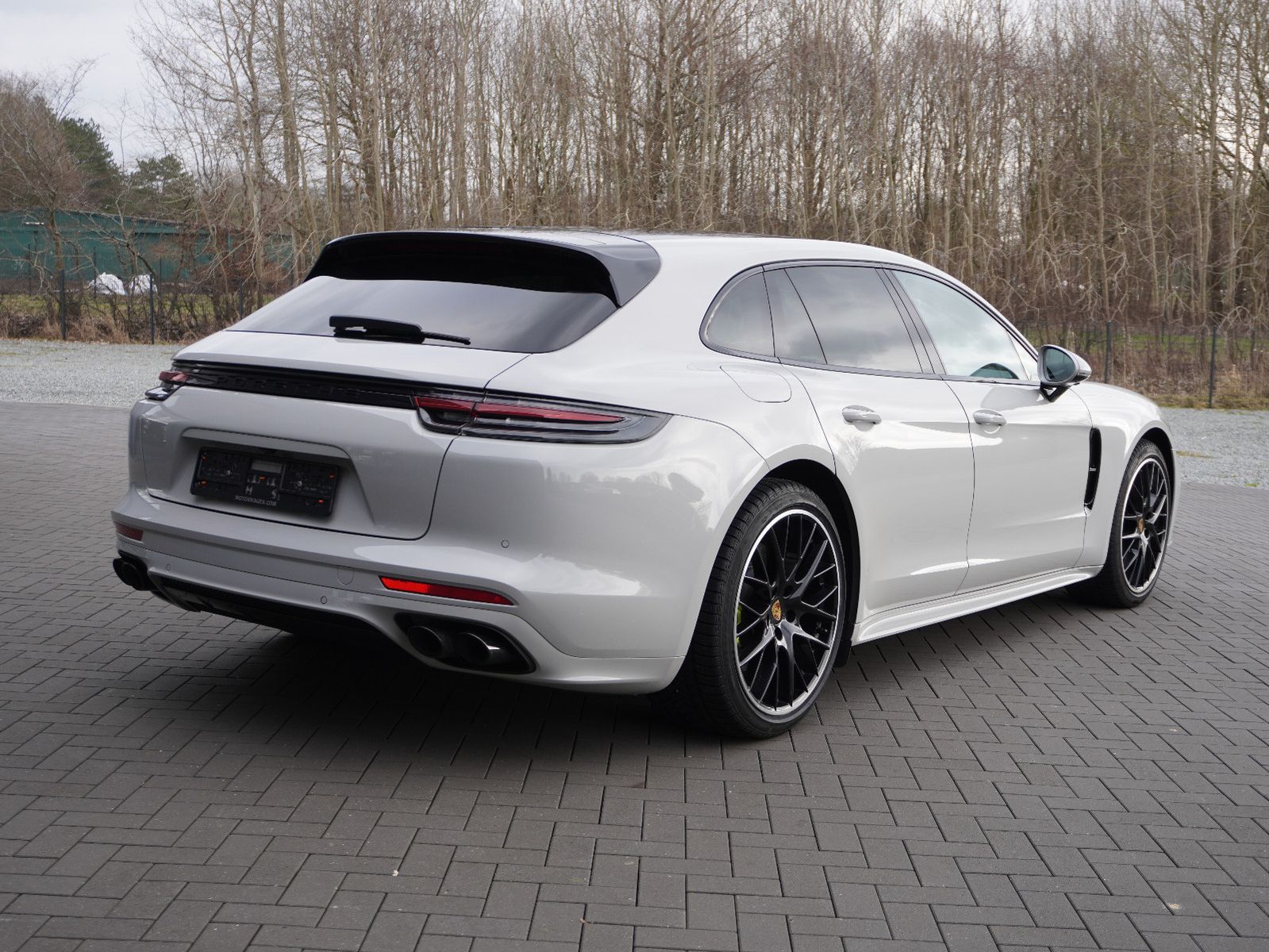Fahrzeugabbildung Porsche Panamera Sport Turismo 4 E-Hybrid