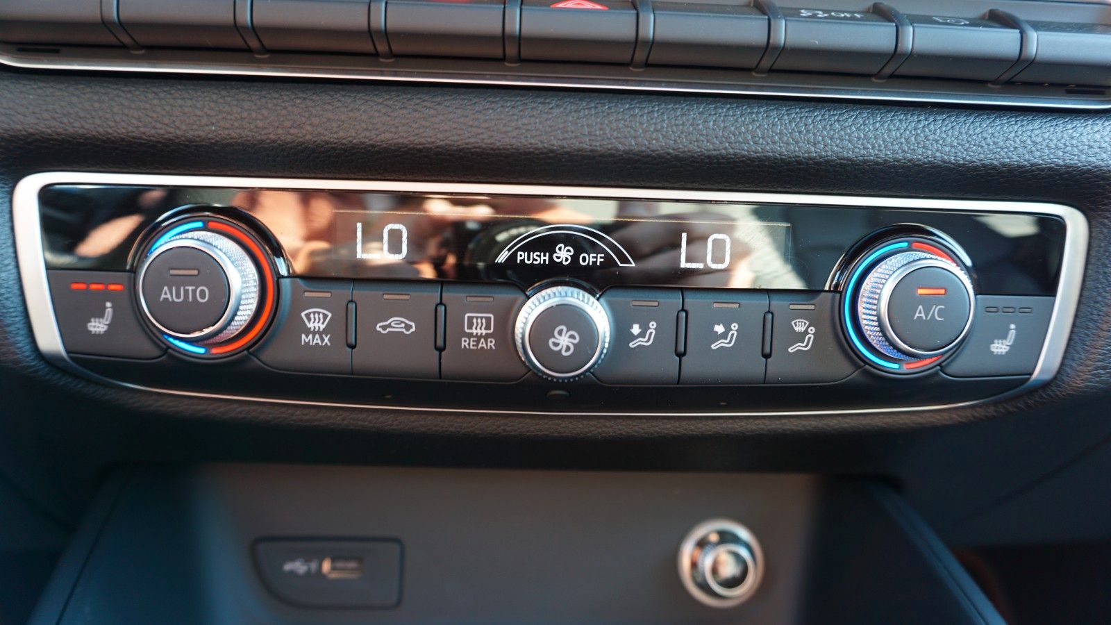 Fahrzeugabbildung Audi S3 Lim. 2.0 TFSI quattro Navi Kamera B&O Pano
