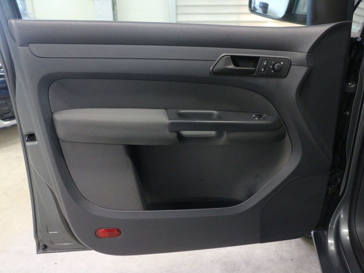 Fahrzeugabbildung Volkswagen Caddy TSI Roncalli 5-Sitzer AHK Klima PDC