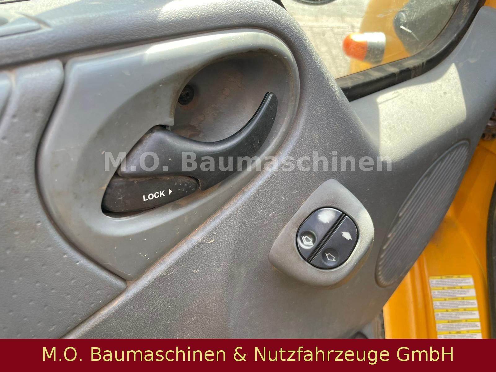 Fahrzeugabbildung Ford Transit Pritsche FT 350 EL /  DOKA / AC /